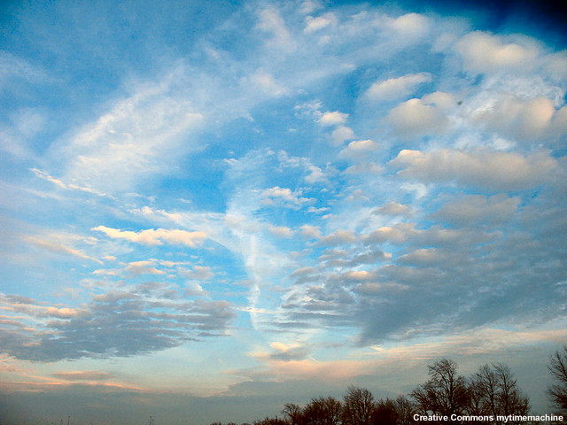 photo of multi-layered clouds in sky