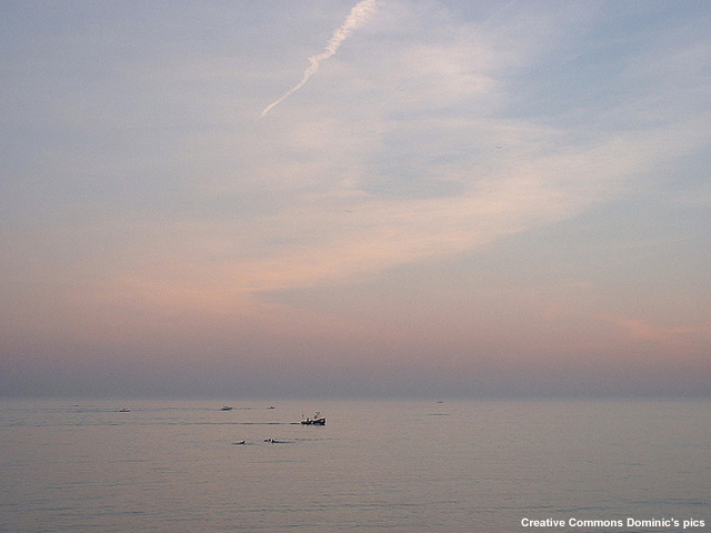 overcast in distance over the ocean can change apparent distance to horizon